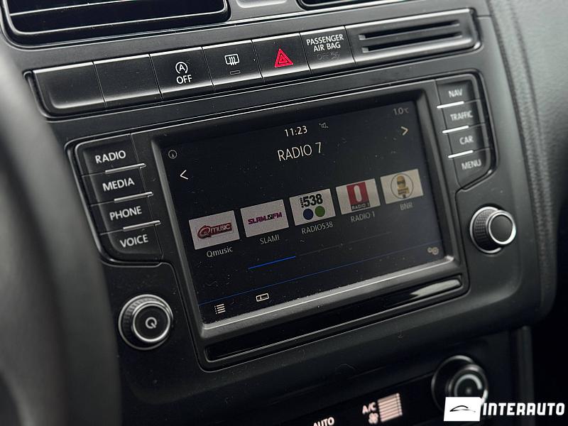 Volkswagen Polo 9 volkswagen polo 2016