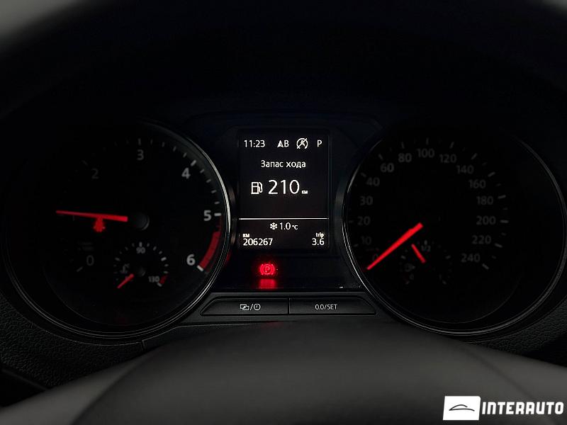 Volkswagen Polo 8 volkswagen polo 2016