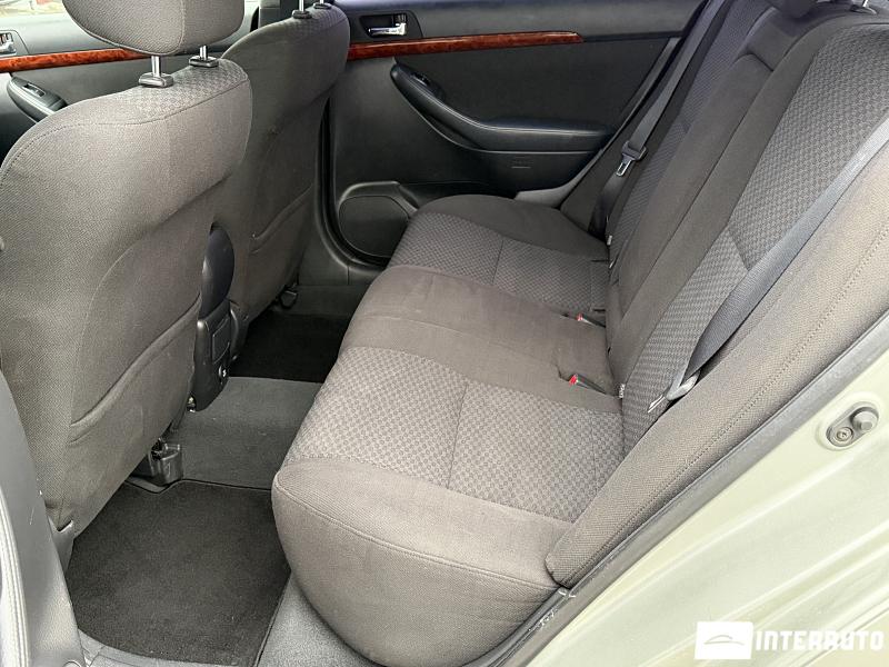 Toyota Avensis 16 toyota avensis 2005