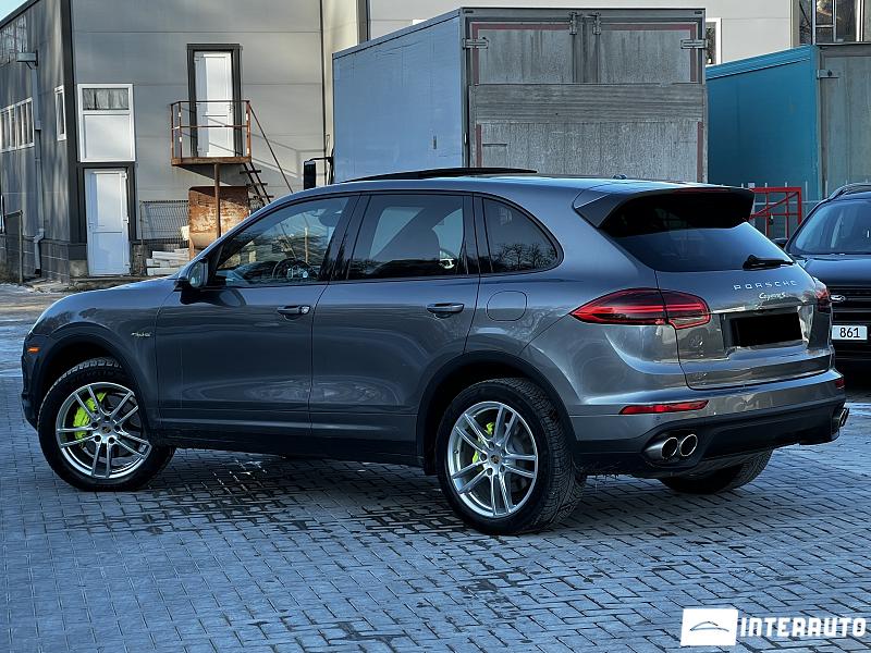 Porsche Cayenne S Hybrid 2 porsche cayenne s hybrid 2016