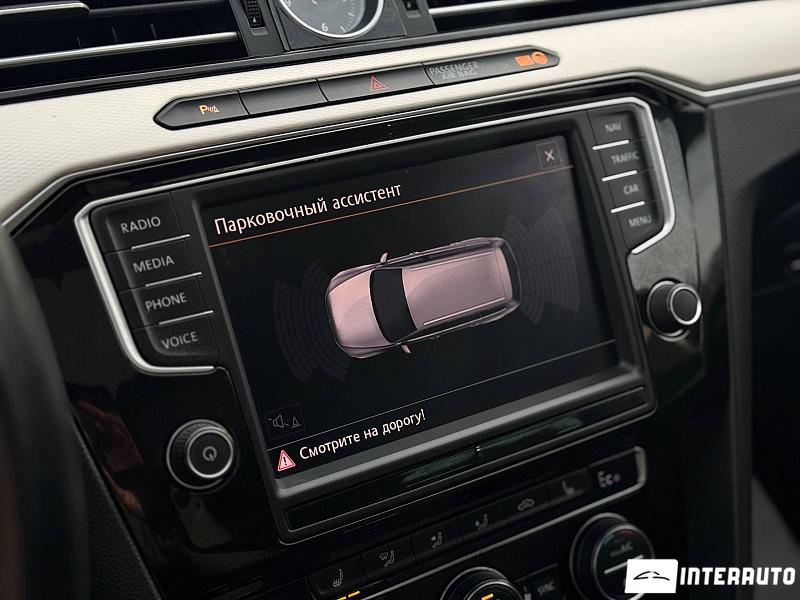 Volkswagen Passat GTE 10 volkswagen passat gte 2015