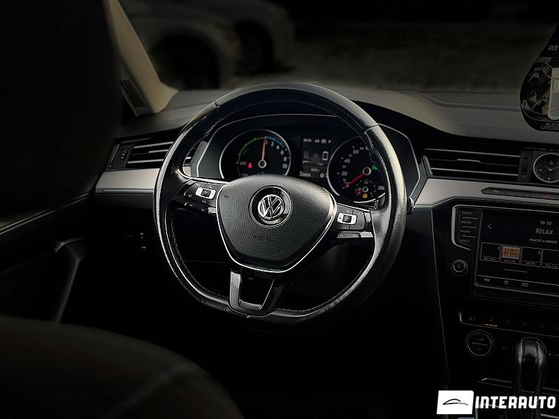 Volkswagen Passat GTE 7 volkswagen passat gte 2015