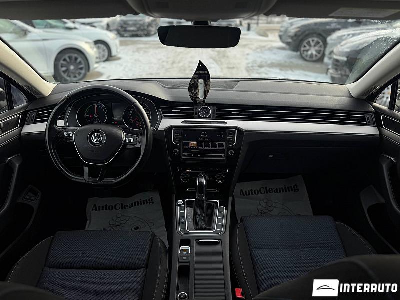 Volkswagen Passat GTE 6 volkswagen passat gte 2015