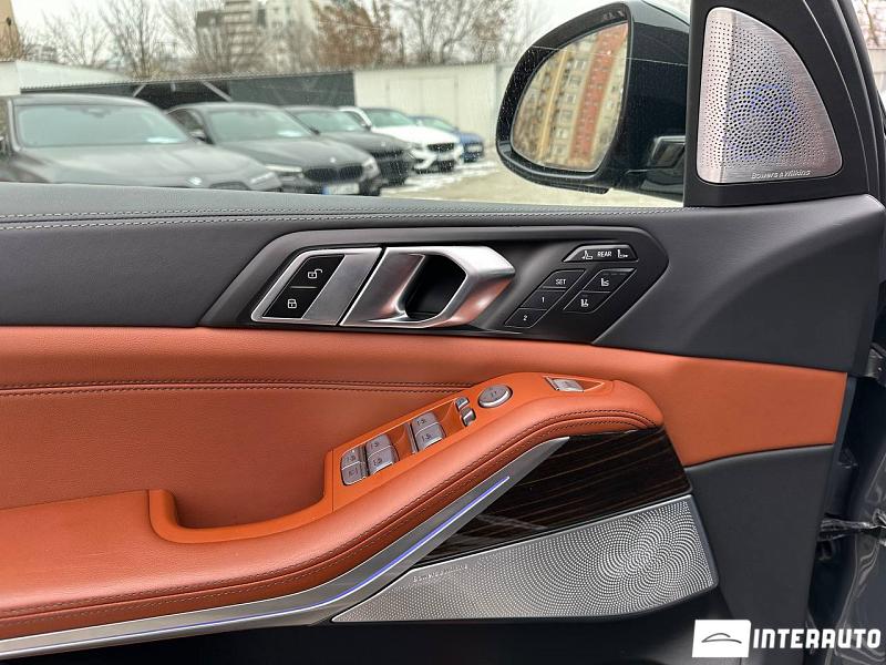 BMW X7 4.0i 7 bmw x7 4.0i 2023