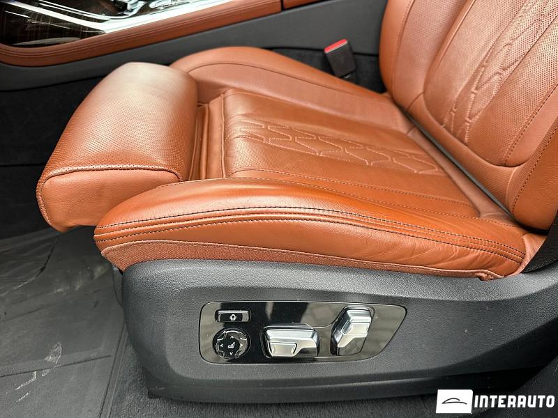 BMW X7 4.0i 21 bmw x7 4.0i 2023