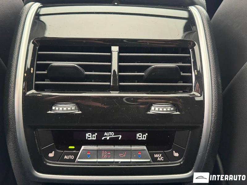 BMW X5 4.0i 24 bmw x5 4.0i 2021