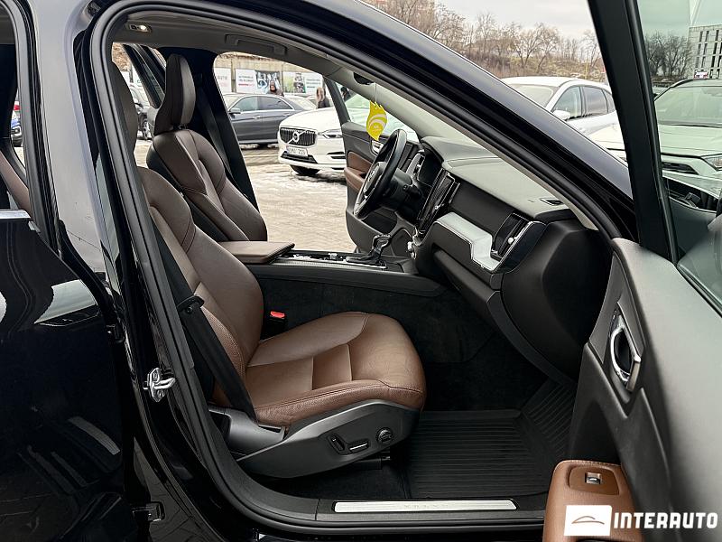 Volvo XC 60 17 volvo xc 60 2020