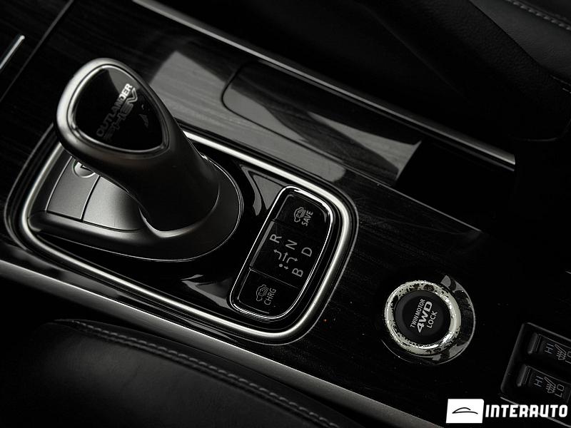 Mitsubishi Outlander 12 mitsubishi outlander 2015