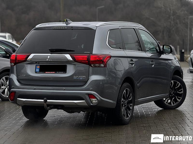 Mitsubishi Outlander 3 mitsubishi outlander 2015