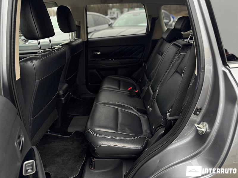 Mitsubishi Outlander 13 mitsubishi outlander 2015