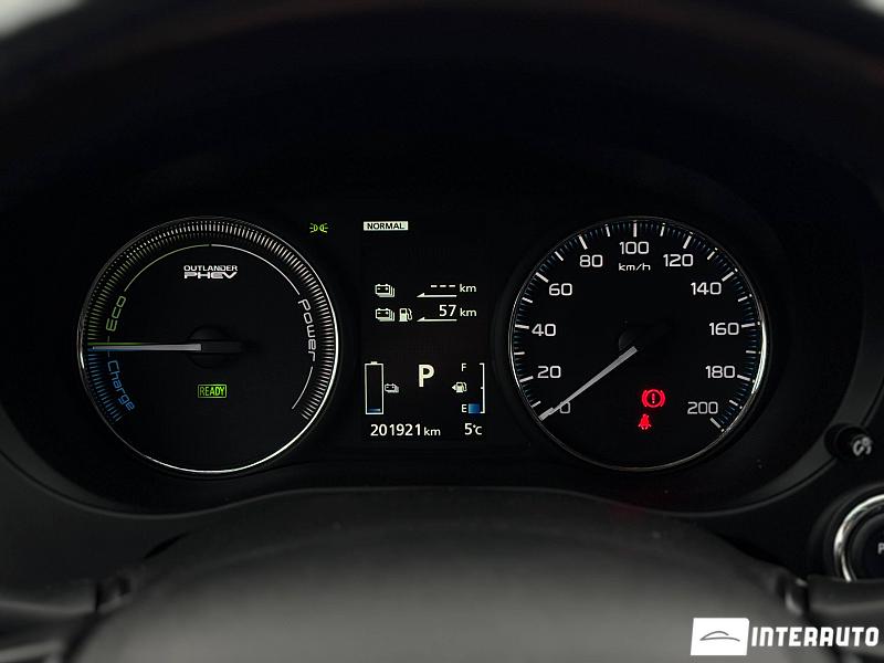 Mitsubishi Outlander 8 mitsubishi outlander 2015